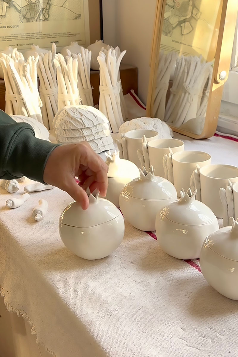 Piezas de porcelana en El Estudio María Vergara Lab